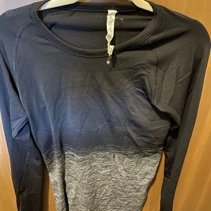 Long sleeve work out top. Lulu lemon